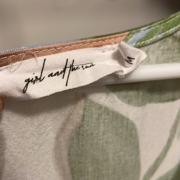 Girl and the Sun Dress - Picture 6 of 8